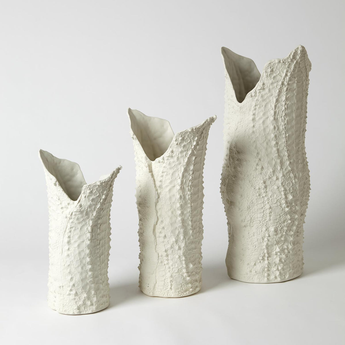 Crocodile Vase-Matte White-Global Views-Vases-Artistic Elements